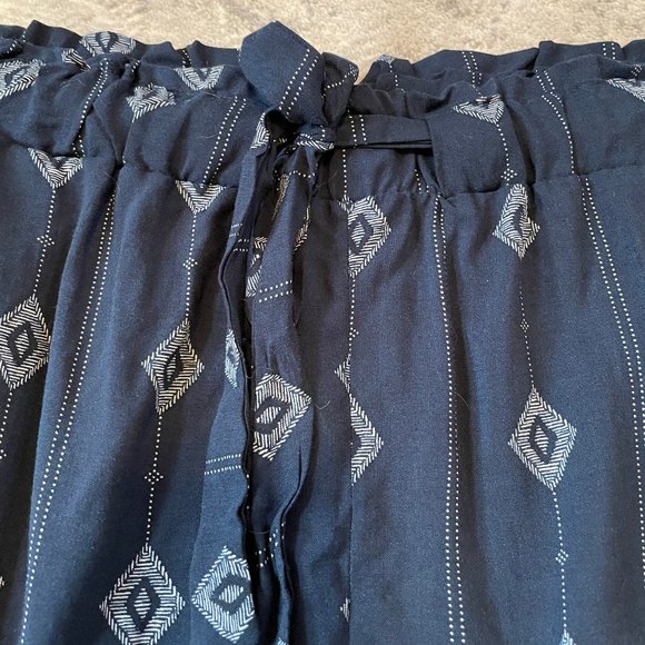 Good Luck Gem High Waisted Shorts w/pocket - Picture 6 of 12